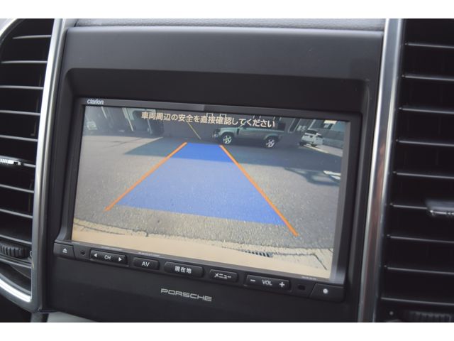 PORSCHE CAYENNE 2016 Image 31