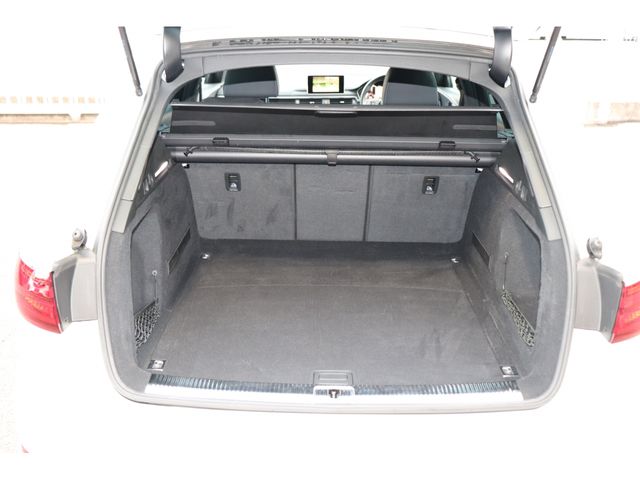 AUDI A4 AVANT 2018 Image 31