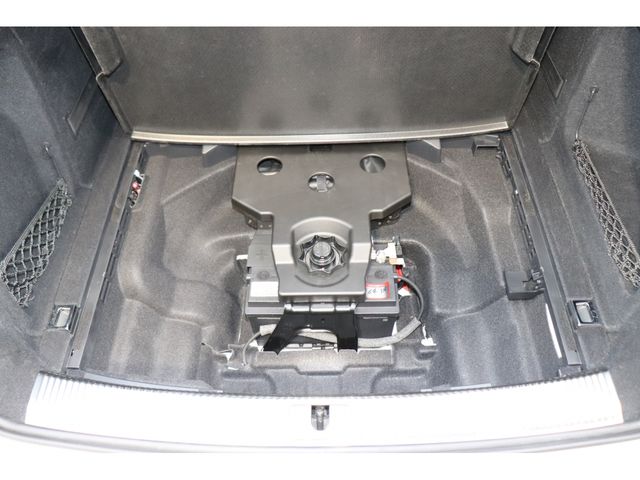 AUDI A4 AVANT 2018 Image 31