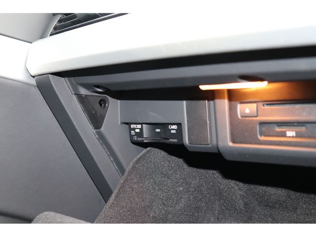 AUDI A4 AVANT 2018 Image 31