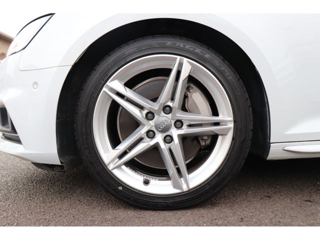 AUDI A4 AVANT 2018 Image 31