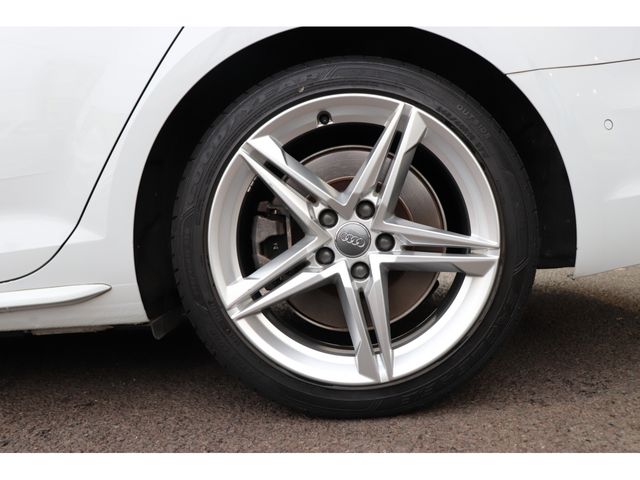 AUDI A4 AVANT 2018 Image 31