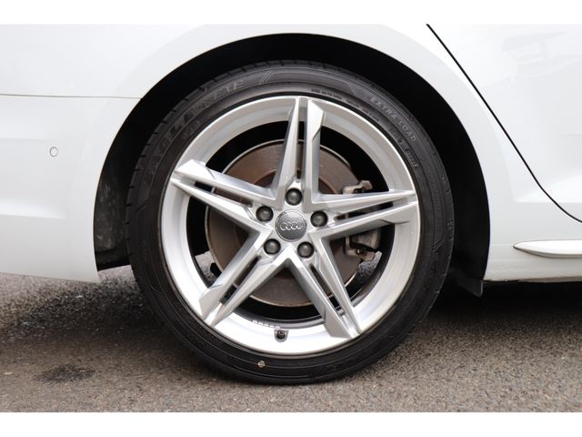 AUDI A4 AVANT 2018 Image 31