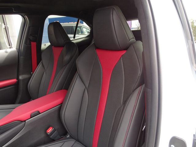 TOYOTA LEXUS UX250H 2023 Image 31