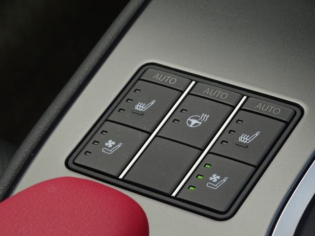 TOYOTA LEXUS UX250H 2023 Image 31