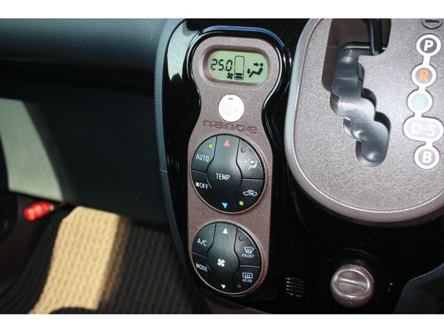 TOYOTA SPADE 2014 Image 31