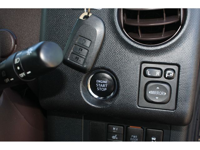 TOYOTA SPADE 2014 Image 31