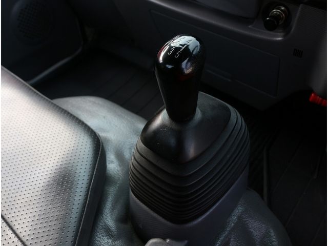 ISUZU ELF 2015 Image 31