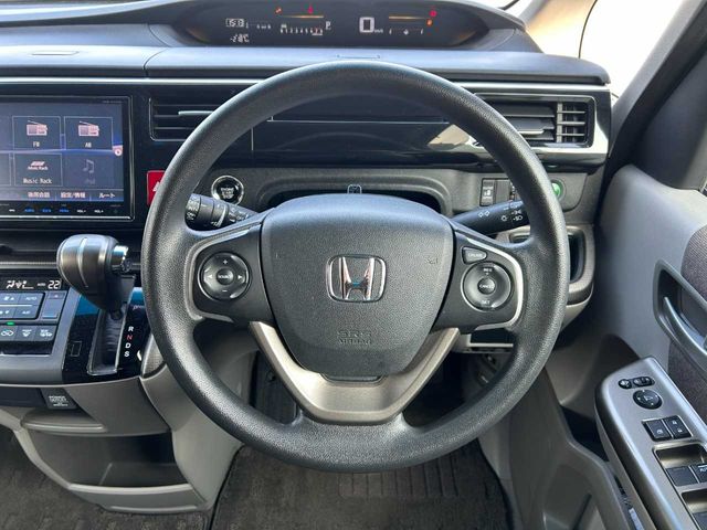 HONDA STEPWAGON 2016 Image 31