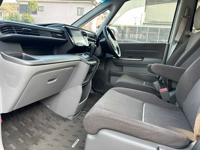 HONDA STEPWAGON 2016 Image 31