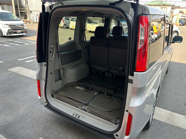 HONDA STEPWAGON 2016 Image 31