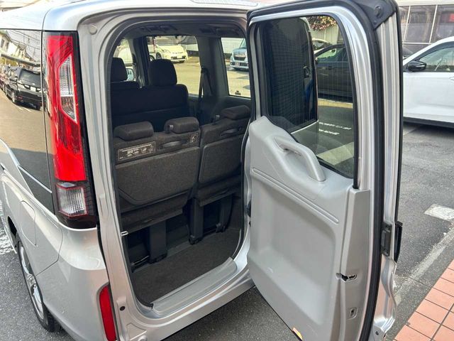 HONDA STEPWAGON 2016 Image 31