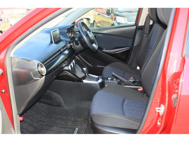 MAZDA DEMIO 2015 Image 31