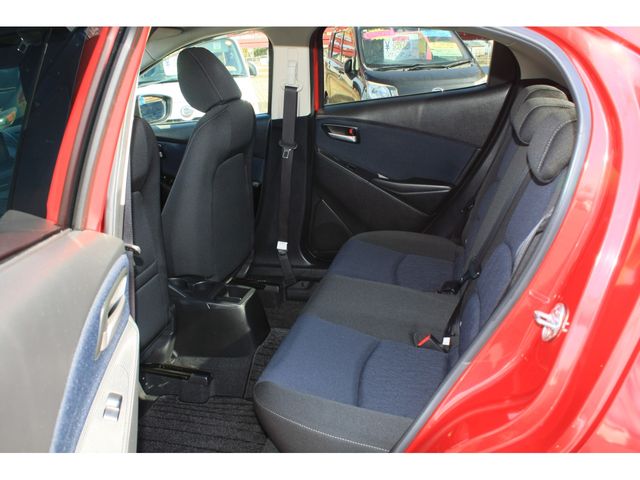 MAZDA DEMIO 2015 Image 31