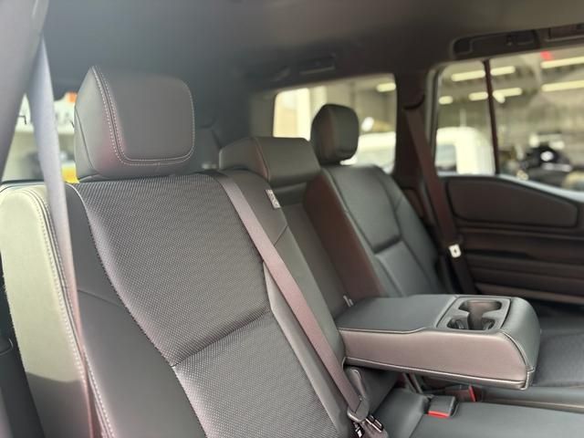 TOYOTA LANDCRUISER 250 2025 Image 31