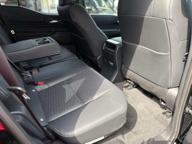 TOYOTA LANDCRUISER 250 2025 Image 31