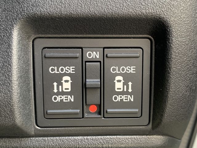 HONDA N BOX CUSTOM 2023 Image 31