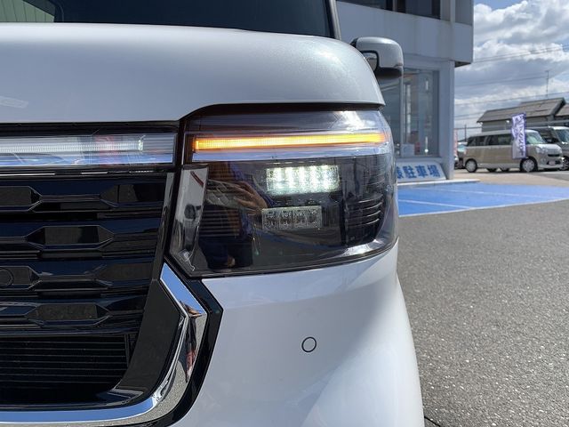 HONDA N BOX CUSTOM 2023 Image 31