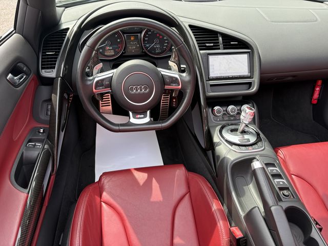 AUDI R8 SPYDER 2013 Image 31