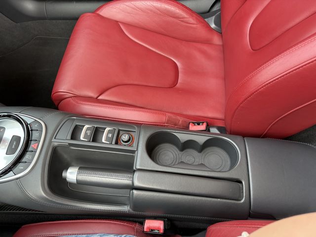 AUDI R8 SPYDER 2013 Image 31