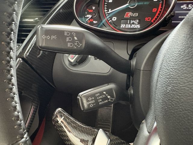 AUDI R8 SPYDER 2013 Image 31