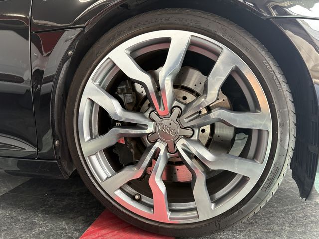 AUDI R8 SPYDER 2013 Image 31