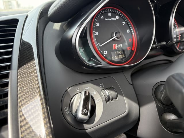 AUDI R8 SPYDER 2013 Image 31