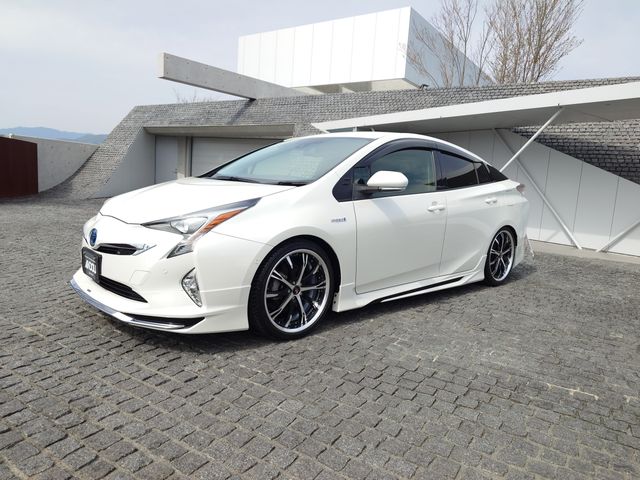 TOYOTA PRIUS 2016 Image 31