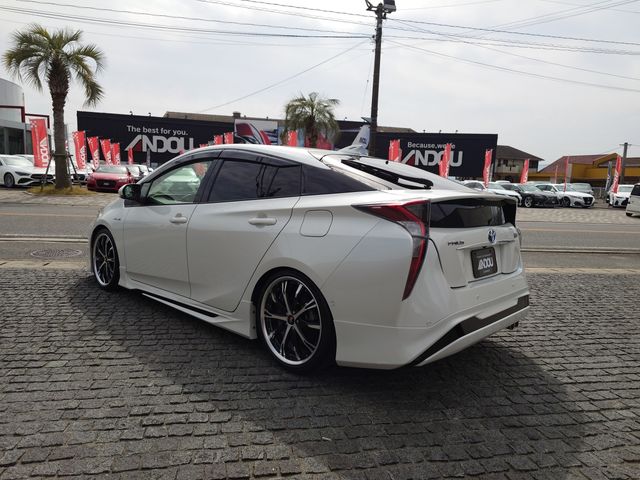 TOYOTA PRIUS 2016 Image 31