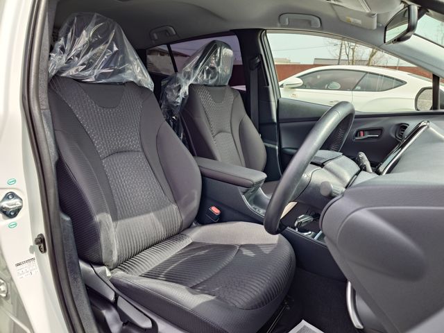 TOYOTA PRIUS 2016 Image 31