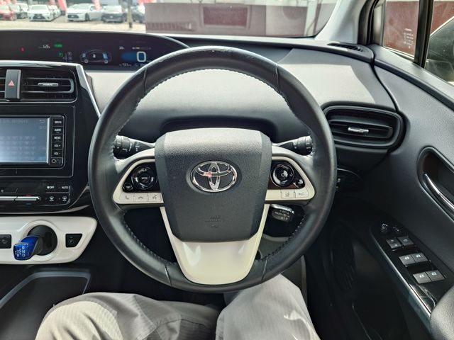 TOYOTA PRIUS 2016 Image 31