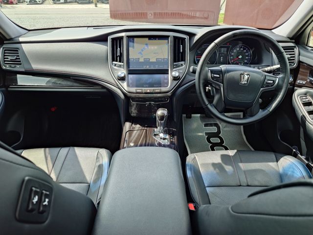 TOYOTA CROWN SEDAN HYBRID 2016 Image 31