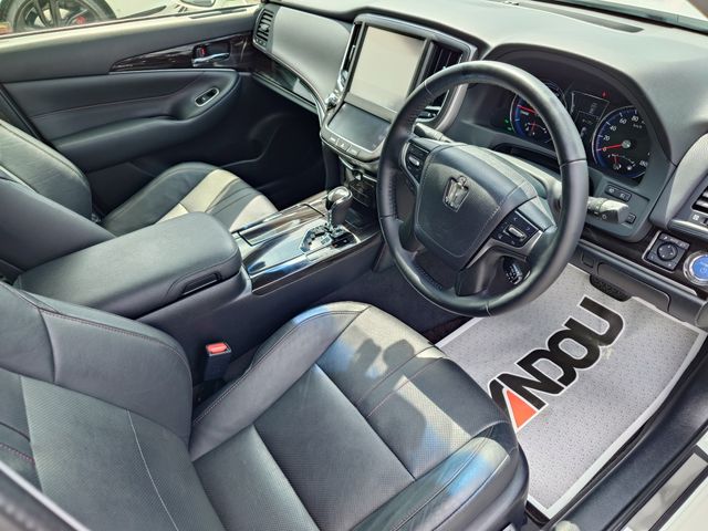 TOYOTA CROWN SEDAN HYBRID 2016 Image 31