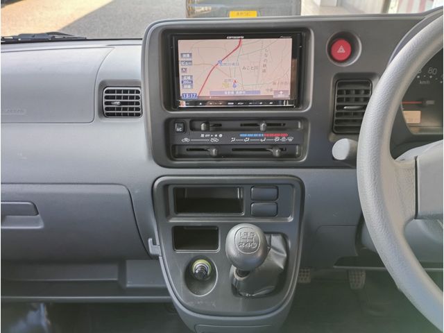 DAIHATSU HIJET DECKVAN 4WD 2012 Image 31