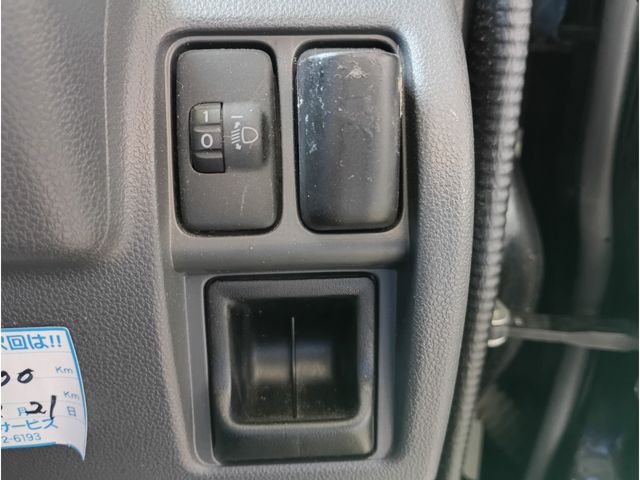 DAIHATSU HIJET DECKVAN 4WD 2012 Image 31