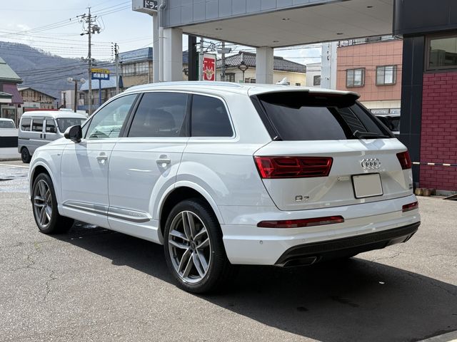 AUDI Q7 2016 Image 31