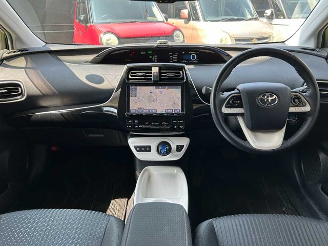 TOYOTA PRIUS 2016 Image 31