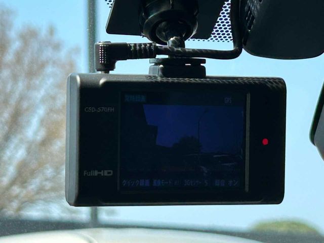 TOYOTA PRIUS 2016 Image 31