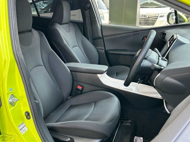 TOYOTA PRIUS 2016 Image 31
