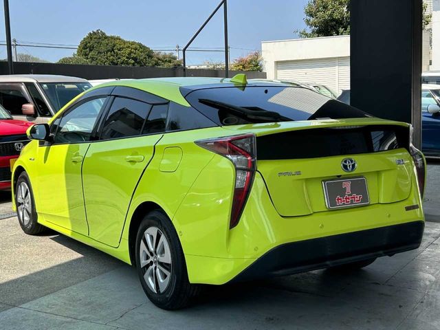 TOYOTA PRIUS 2016 Image 31
