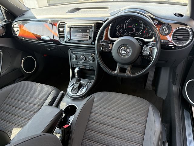VOLKSWAGEN THE BEETL 2013 Image 31