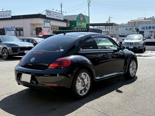 VOLKSWAGEN THE BEETL 2013 Image 31
