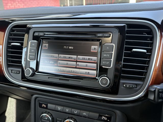 VOLKSWAGEN THE BEETL 2013 Image 31