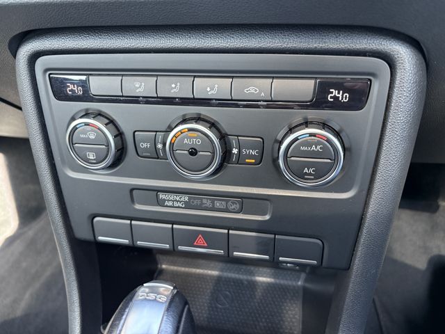 VOLKSWAGEN THE BEETL 2013 Image 31