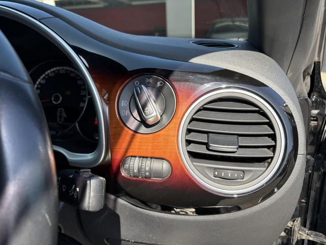 VOLKSWAGEN THE BEETL 2013 Image 31