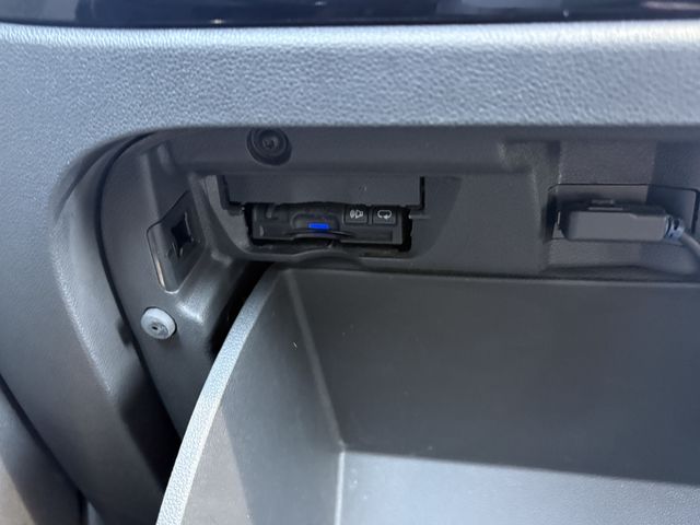 VOLKSWAGEN THE BEETL 2013 Image 31