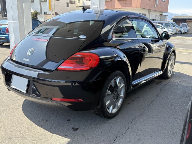 VOLKSWAGEN THE BEETL 2013 Image 31