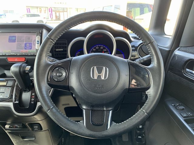 HONDA N BOX CUSTOM 2013 Image 31