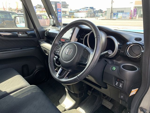 HONDA N BOX CUSTOM 2013 Image 31