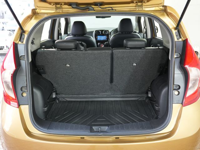 NISSAN NOTE 2012 Image 31